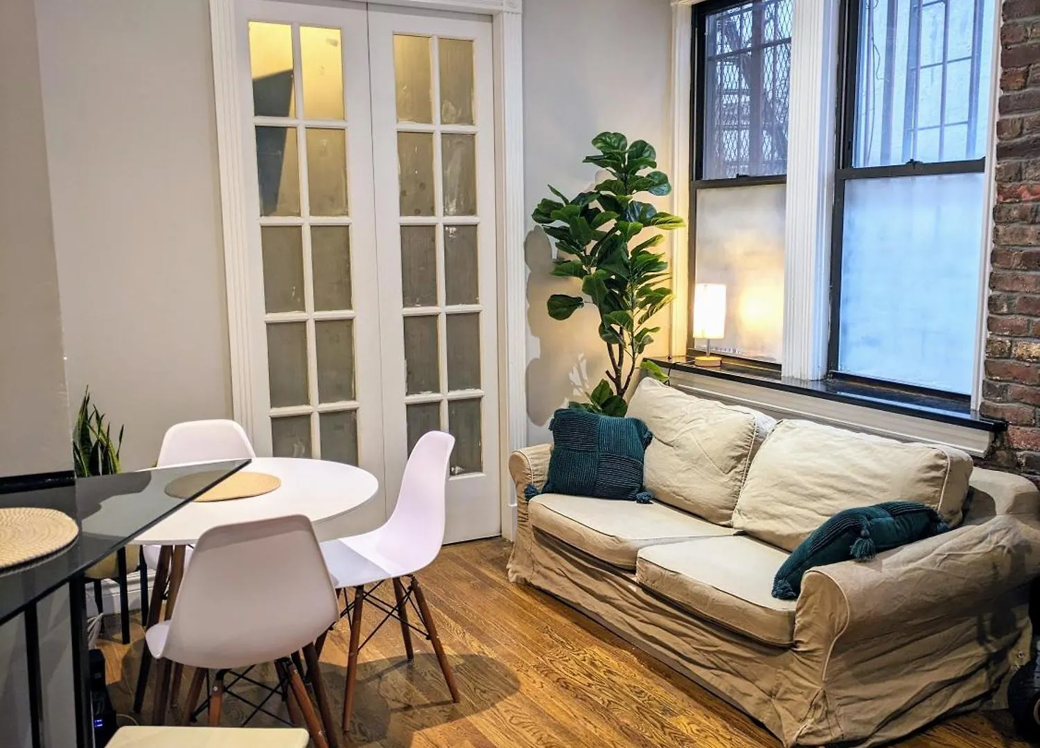Private Room At A Shared Apartment At The Heart Of East Village New York